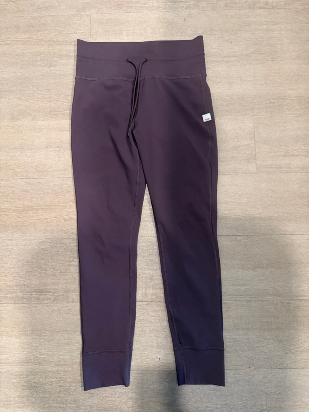 Vuori Women’s Deep Plum Drawstring Leggings Size Medium